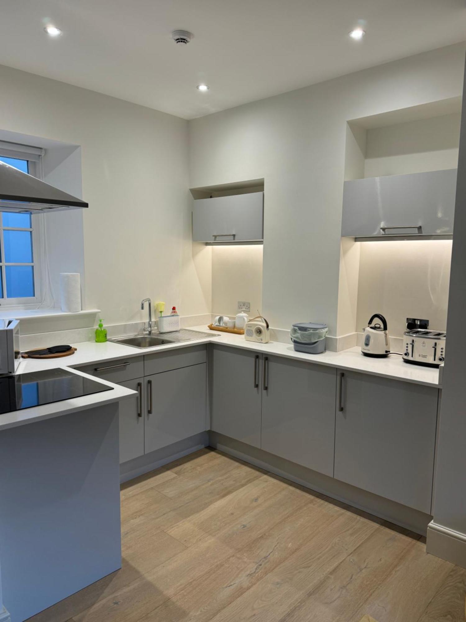Town Centre Apartment Кендал Экстерьер фото